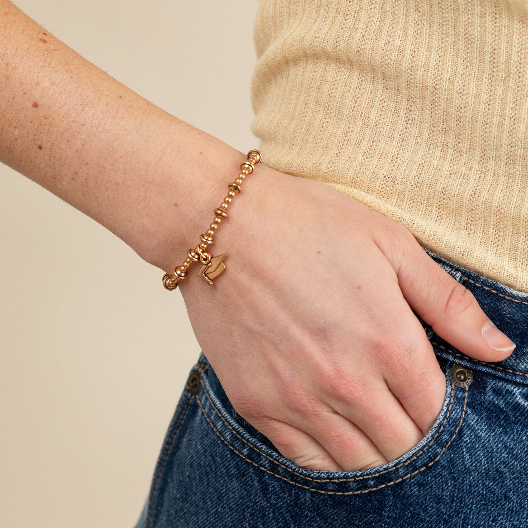 Class-of-2021-Stretch-Bracelet-Gold-Model-A21STGRADRG.jpg
