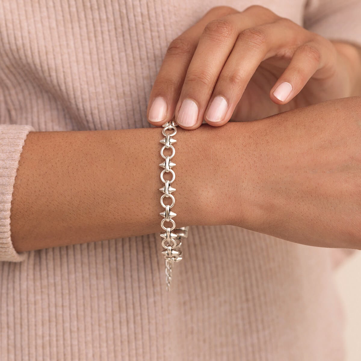spring-pdp-v66-circle-spike-bracelet-silver_1.jpg